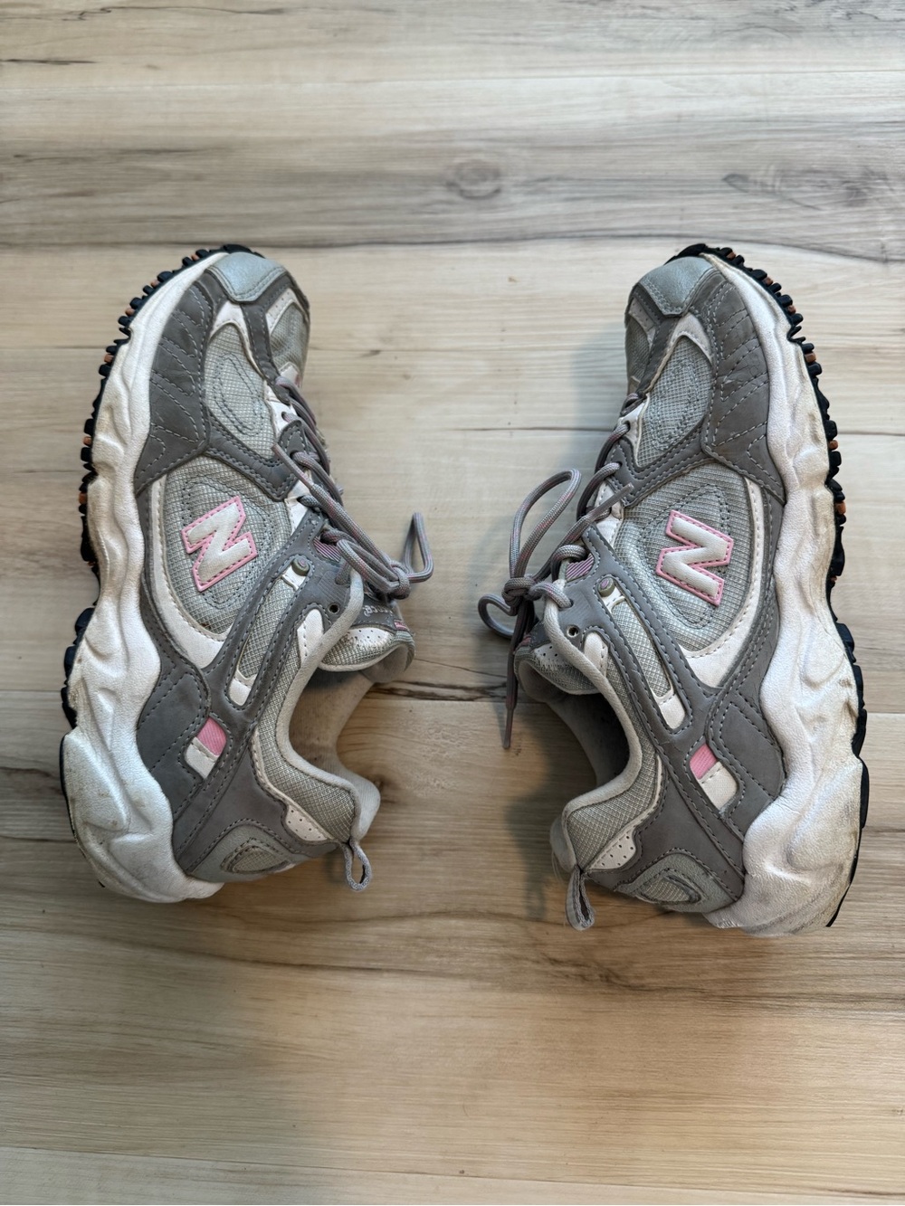 New Balance Womens Gray & Pink Athletic Sneakers - Picture 4 of 7